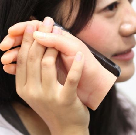 coque-main-iphone-1.jpg, 2011 coque-main-iphone-1.jpg