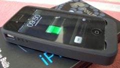 test-coque-batterie-powerskin-iphone-4-1.jpg