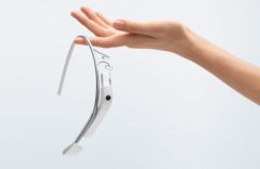 Google-Glass-hand.jpg