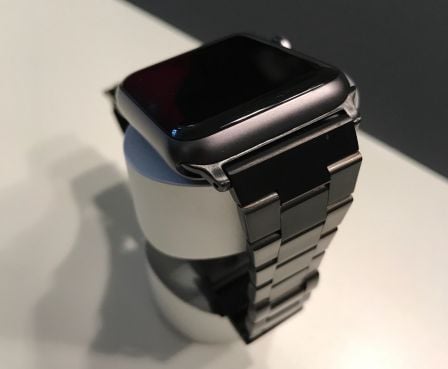 bracelet-acier-pas-cher-pour-apple-watch-gris-sideral-jetech-2.jpg