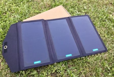test-avis-panneau-solaire-iphone-aukey-1.jpg