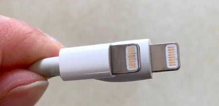 avis-test-cable-lightning-syncwire-unbreakcable-iphone-ipad-1.jpg, 2011 avis-test-cable-lightning-syncwire-unbreakcable-iphone-ipad-1.jpg
