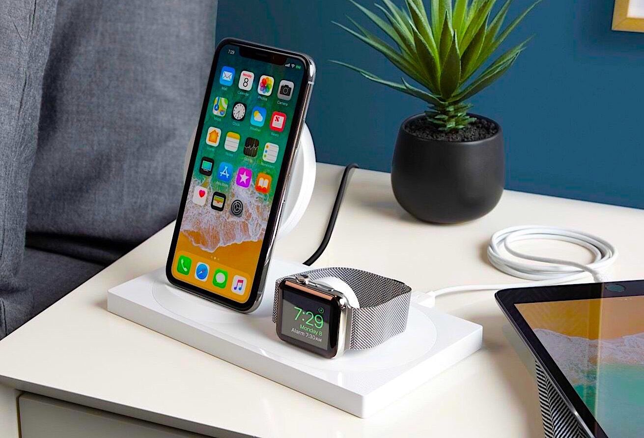 Зарядка для iphone watch. Беспроводная док-станция Belkin BOOSTUP. Belkin док станция для Apple iphone 11. Док станция Белкин 3 в 1. Белкин зарядка для айфона.