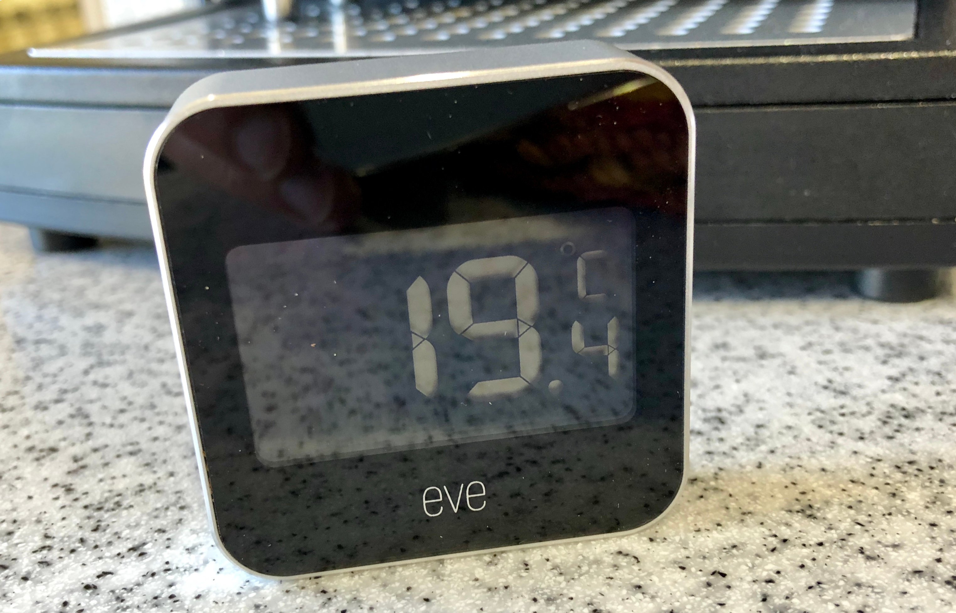 Eve Degree : nouveau capteur de température et d'humidité connecté HomeKit,  avec afficheur