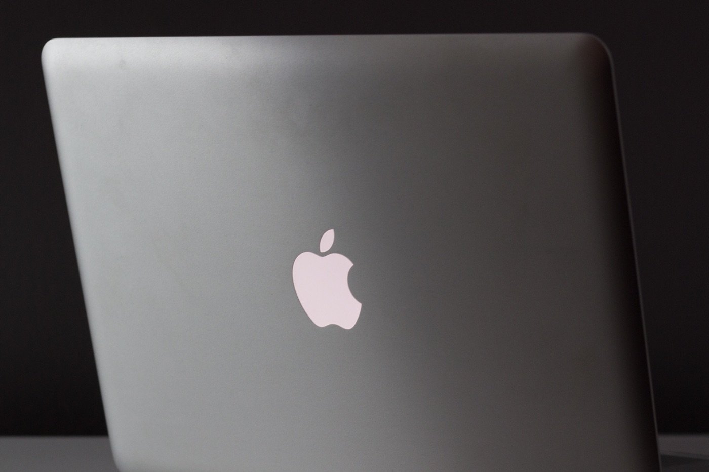 Apple MacBook