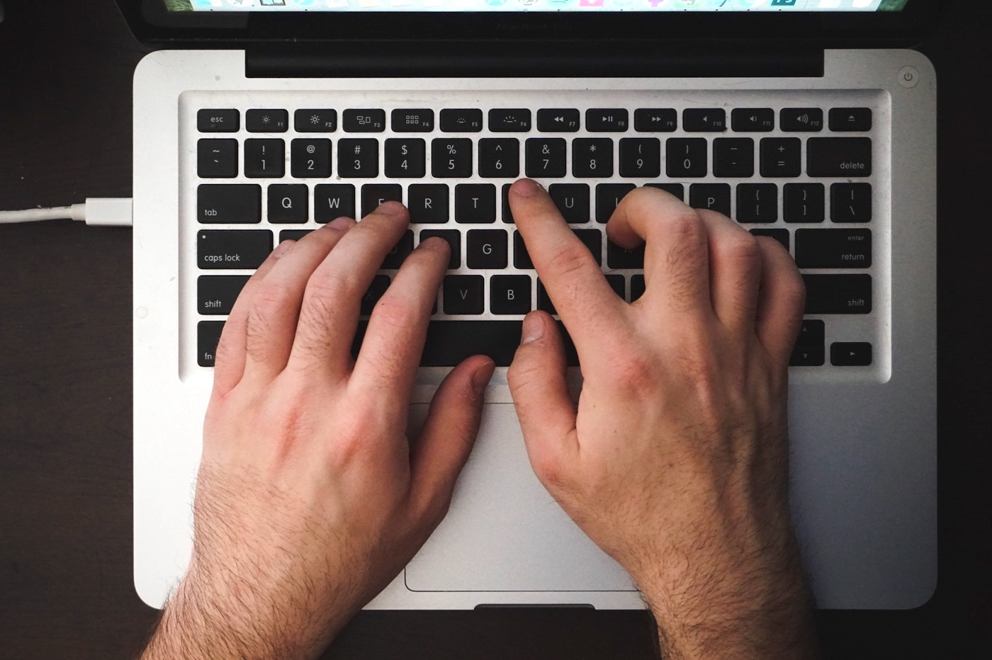 Tous les MacBook avec clavier papillon maintenant couverts par le