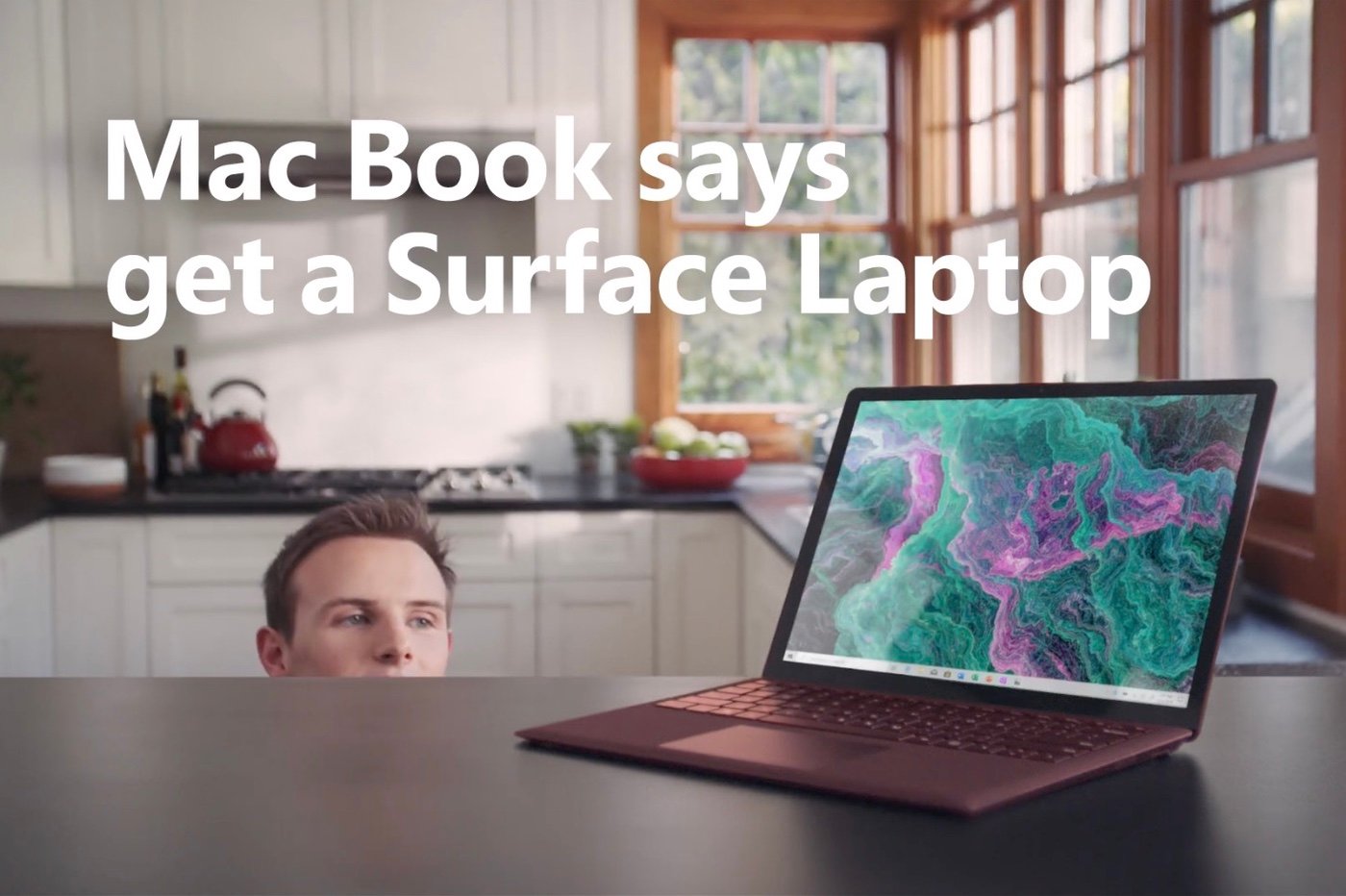 Pub Microsoft sur le Surface Laptop 2