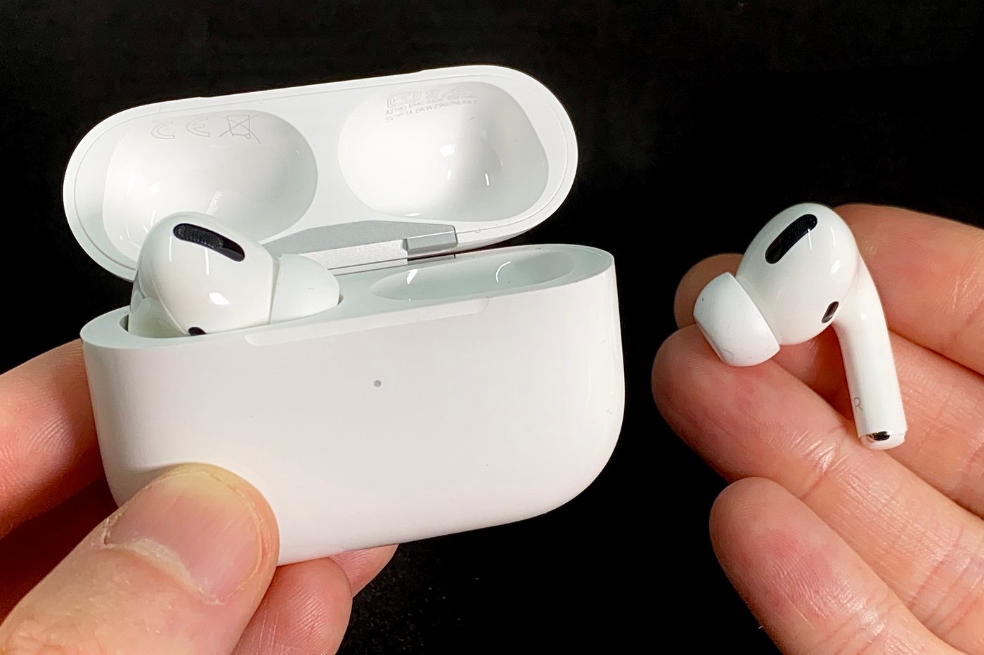 Comment faire pour nettoyer une paire d'AirPods Pro sans danger ?