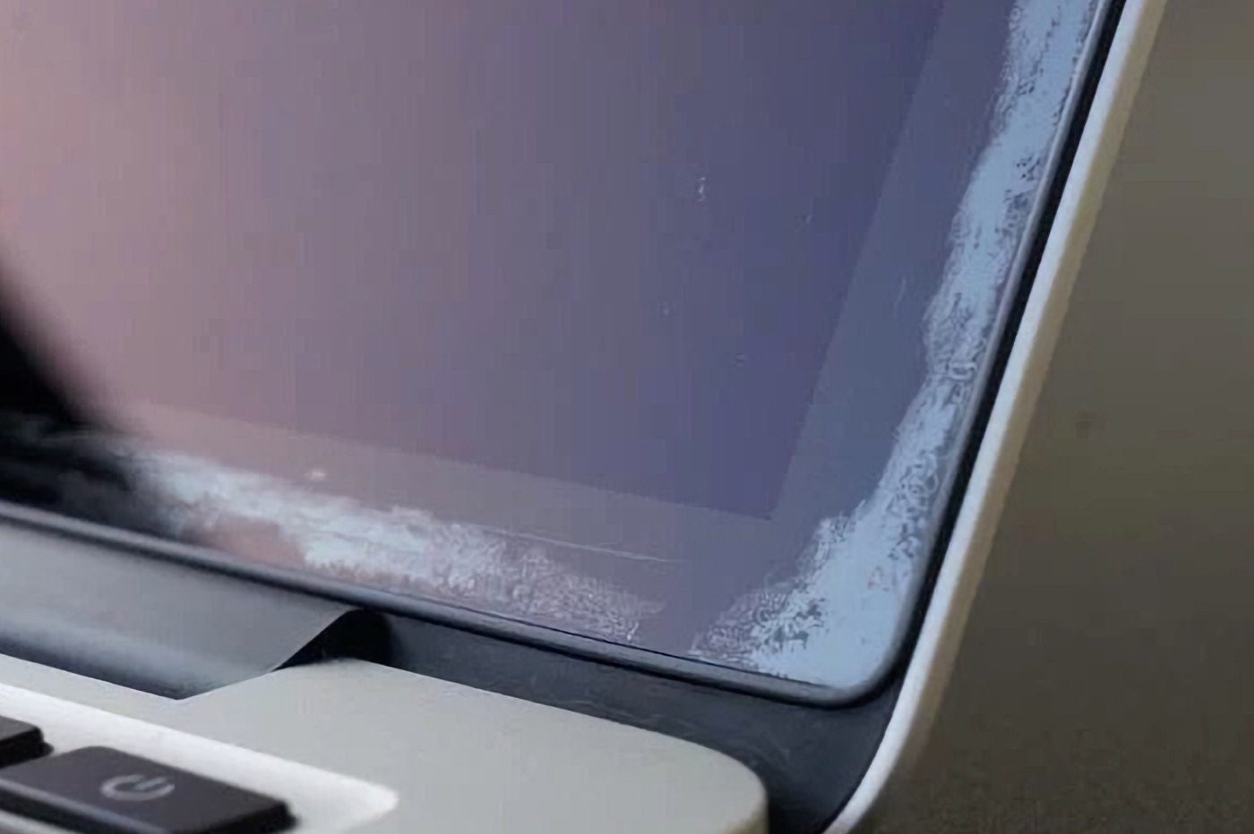 Apple MacBook Staingate repair program