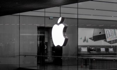 Apple Store noir et blanc et logo