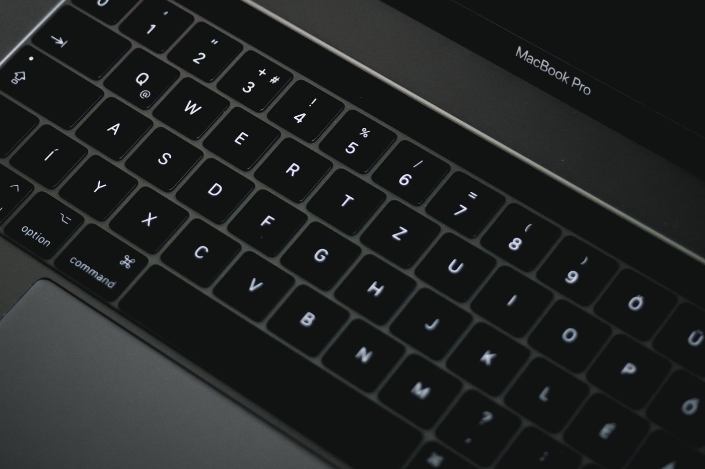 Apple : sortie du MacBook Pro 13 pouces 2020 avec le nouveau clavier Magic  Keyboard