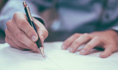 Feuille papier et stylo