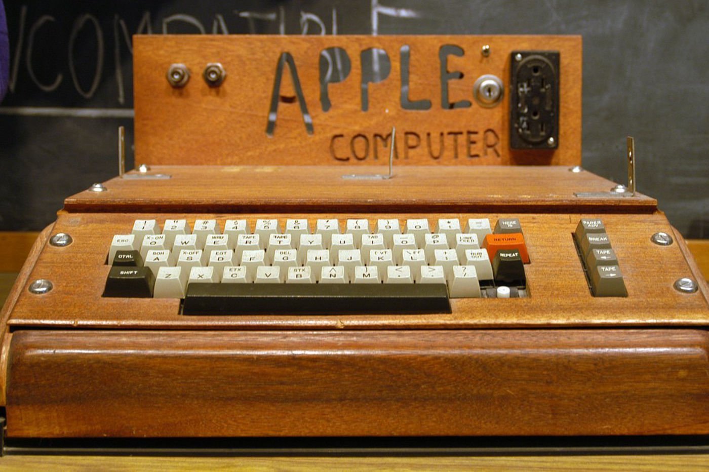 Apple-1