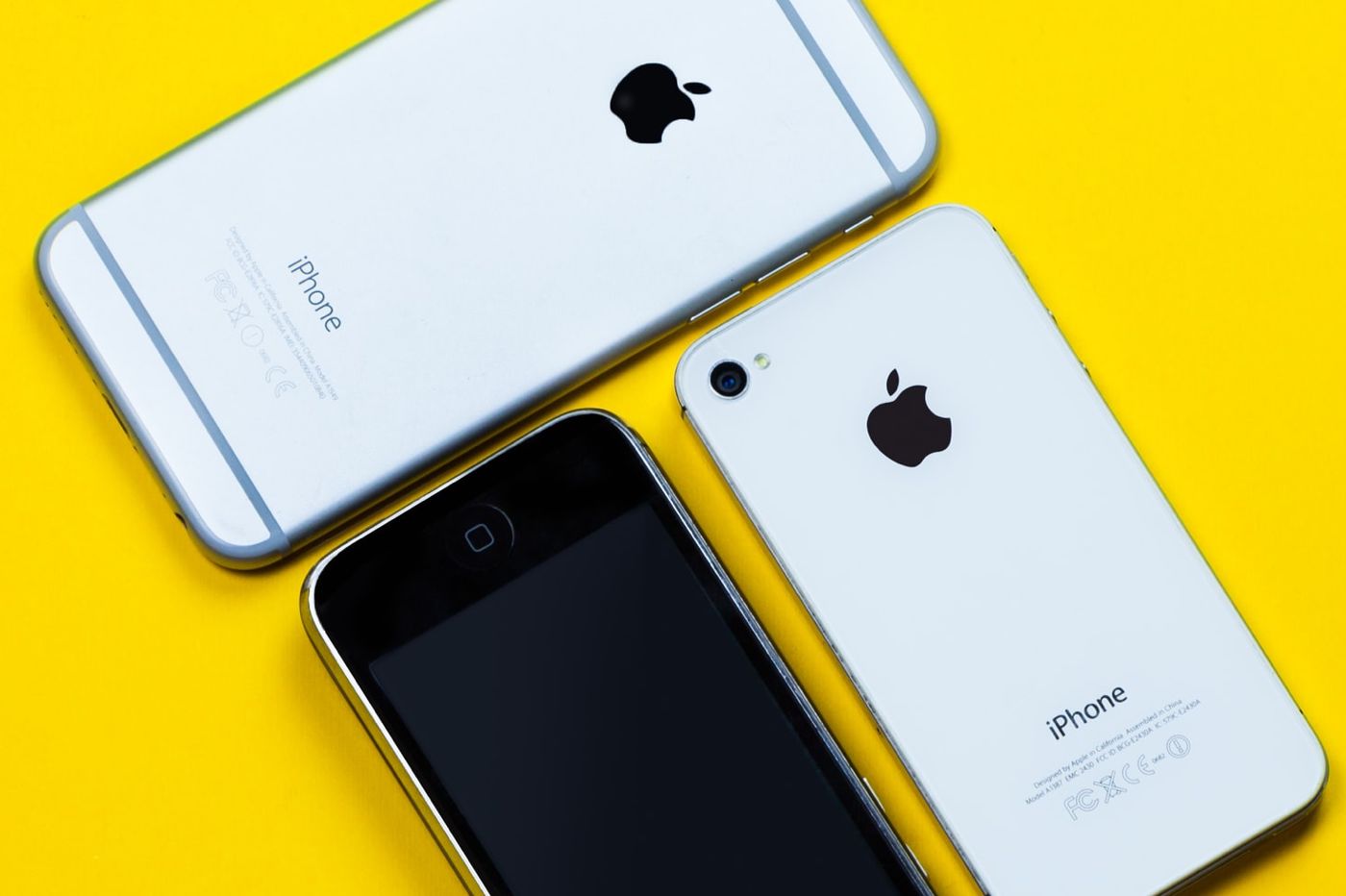 3 iPhone avec 3GS