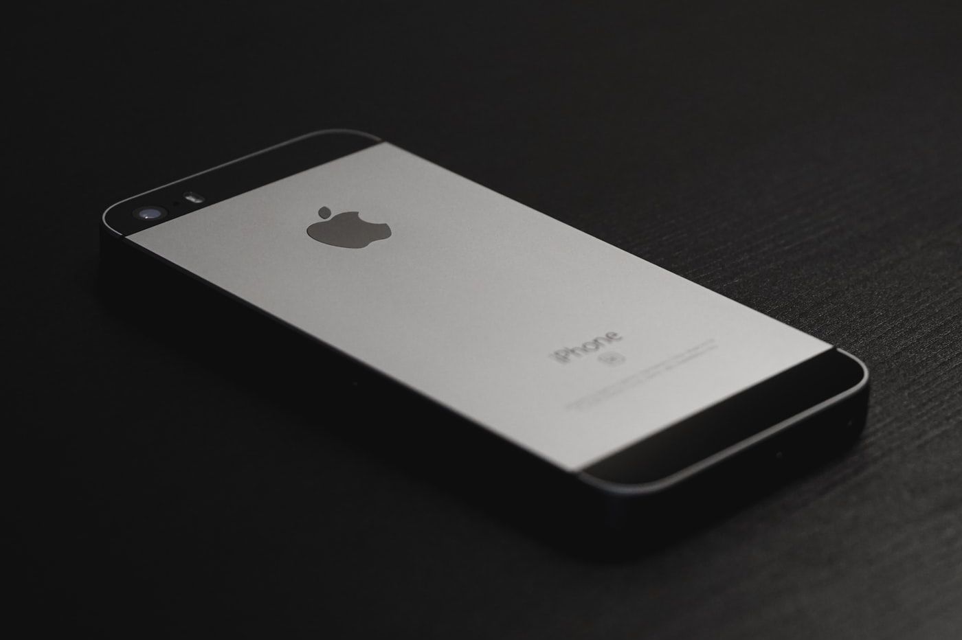 iPhone 5s noir et blanc