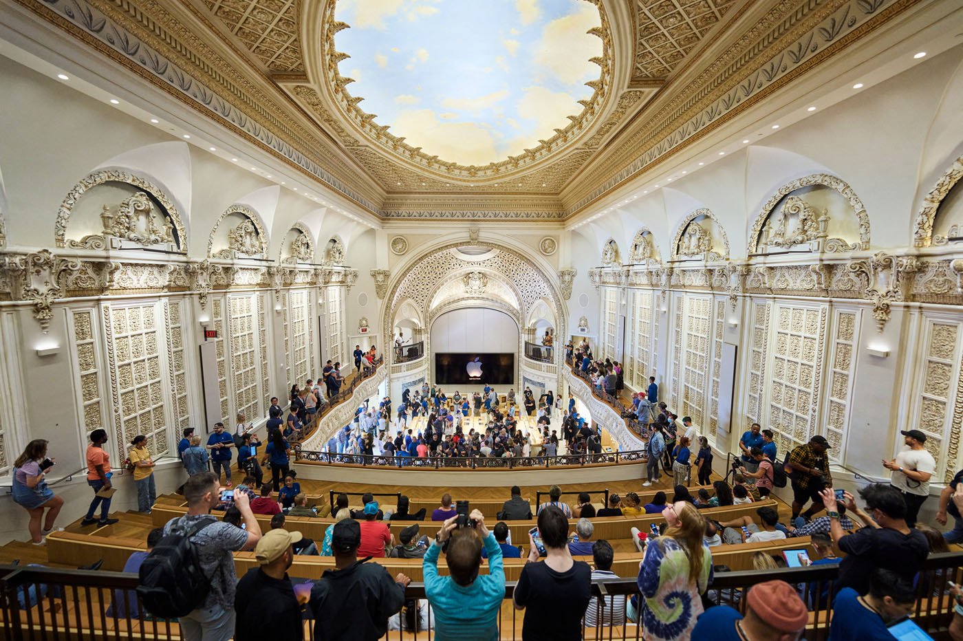 Apple Store Tower Theatre