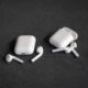 Airpods 1 et Airpods 2 © iphon.fr