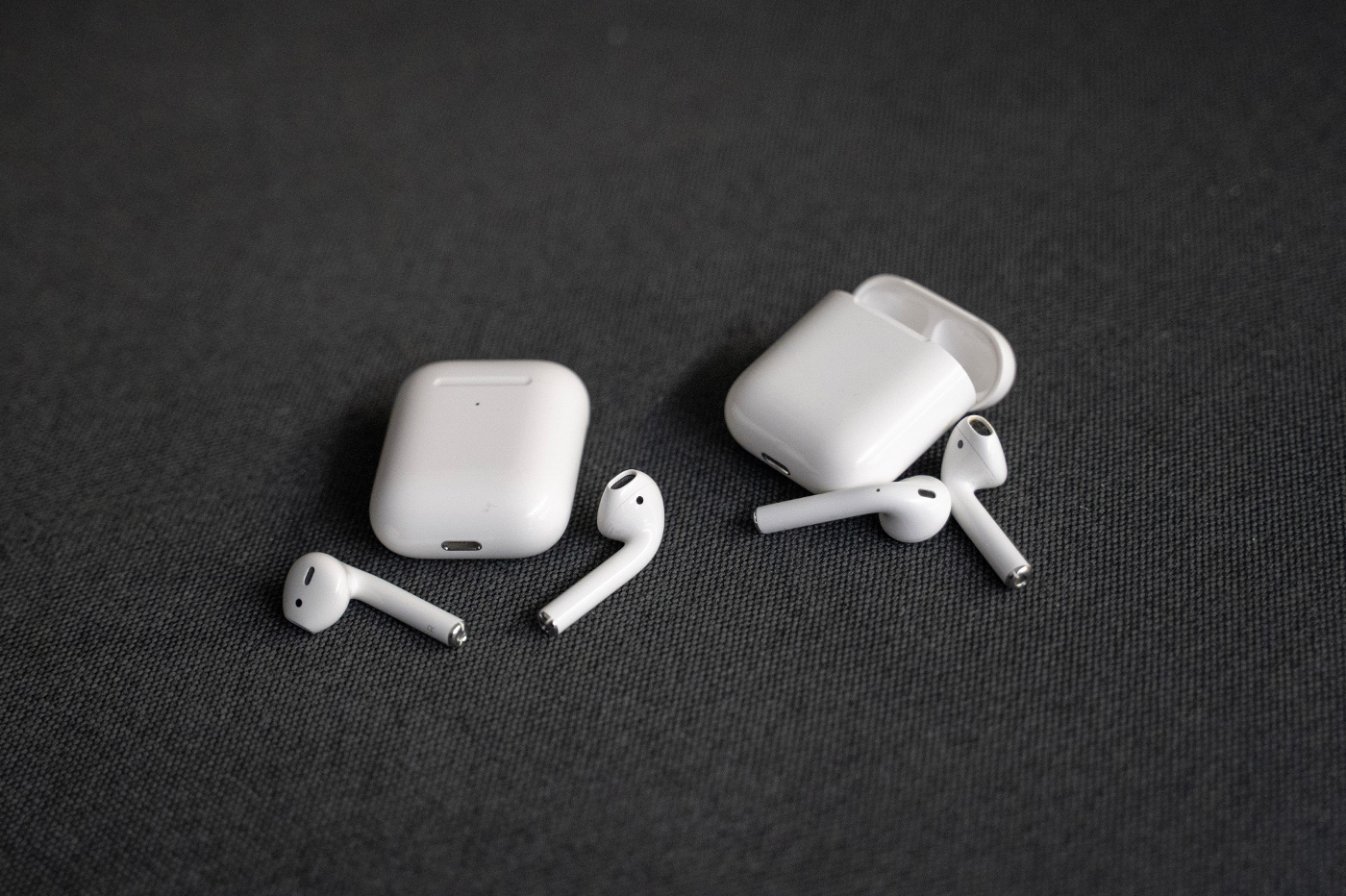 Airpods 1 et Airpods 2 © iphon.fr