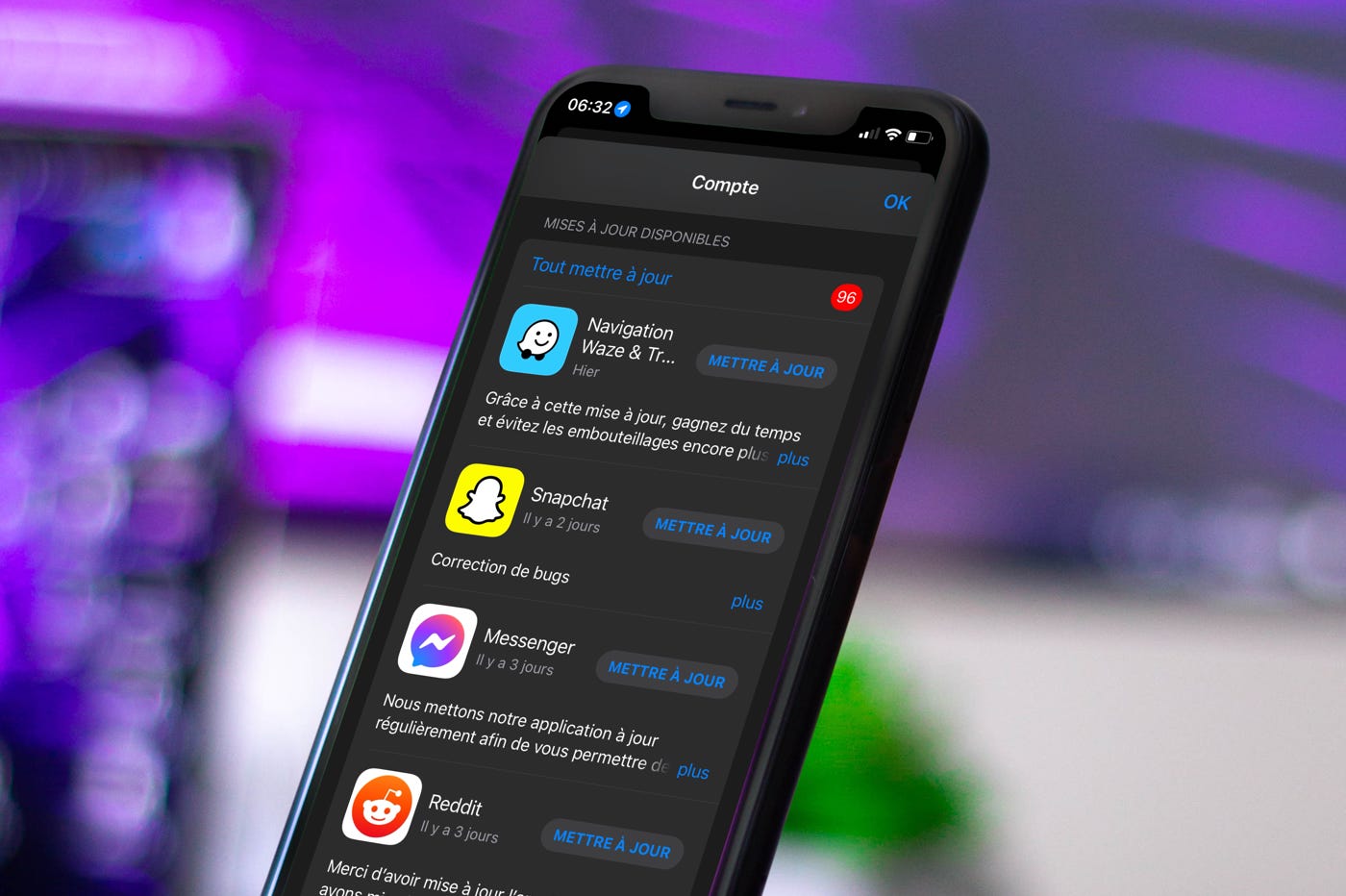 Écran iPhone avec mises à jour d'apps dans l'App Store