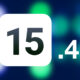 iOS 15.4 sur fond bleu et vert