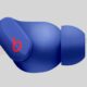 oreillette bleue de Beats Studio Buds