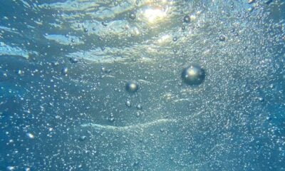 Bulles sous l'eau