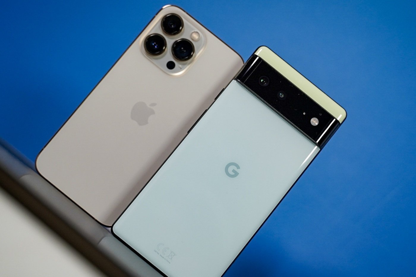 Google Pixel 6 et iPhone 13 Pro