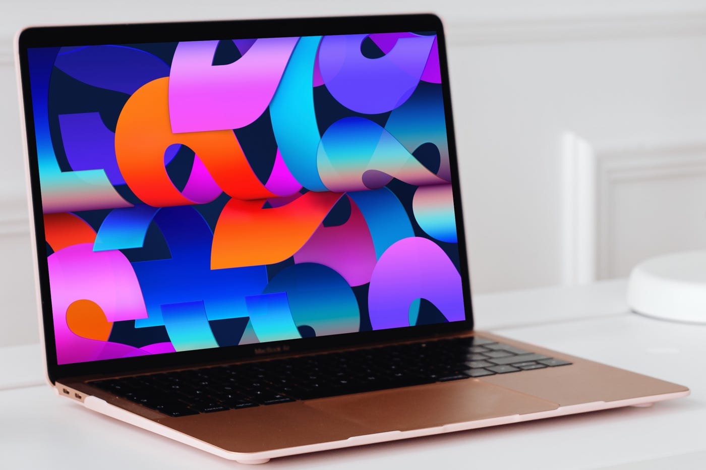 Fond d'écran Apple Studio Display sur MacBook