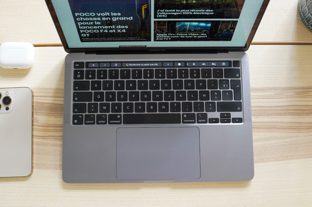 MacBook Pro M2