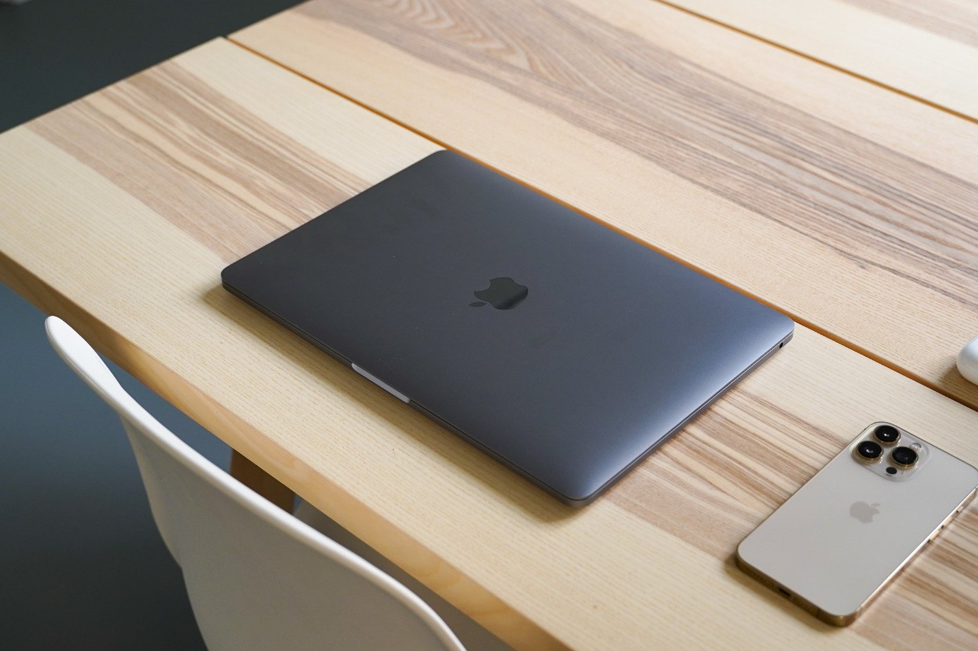 Le MacBook Pro 14 pouces déjà dans la nature