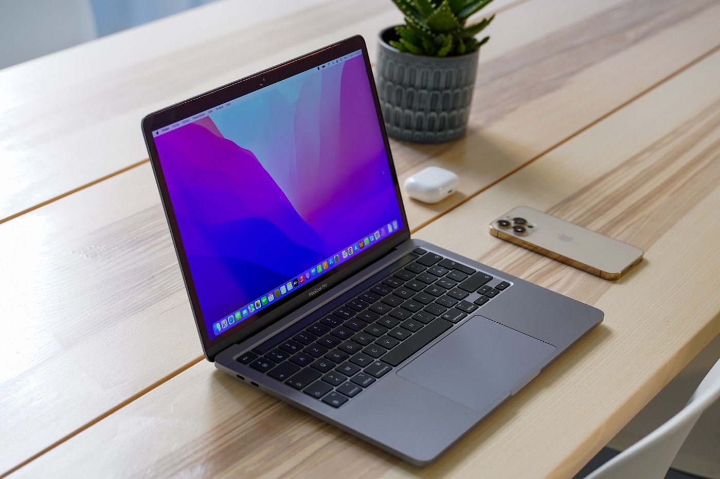 MacBook Pro M2