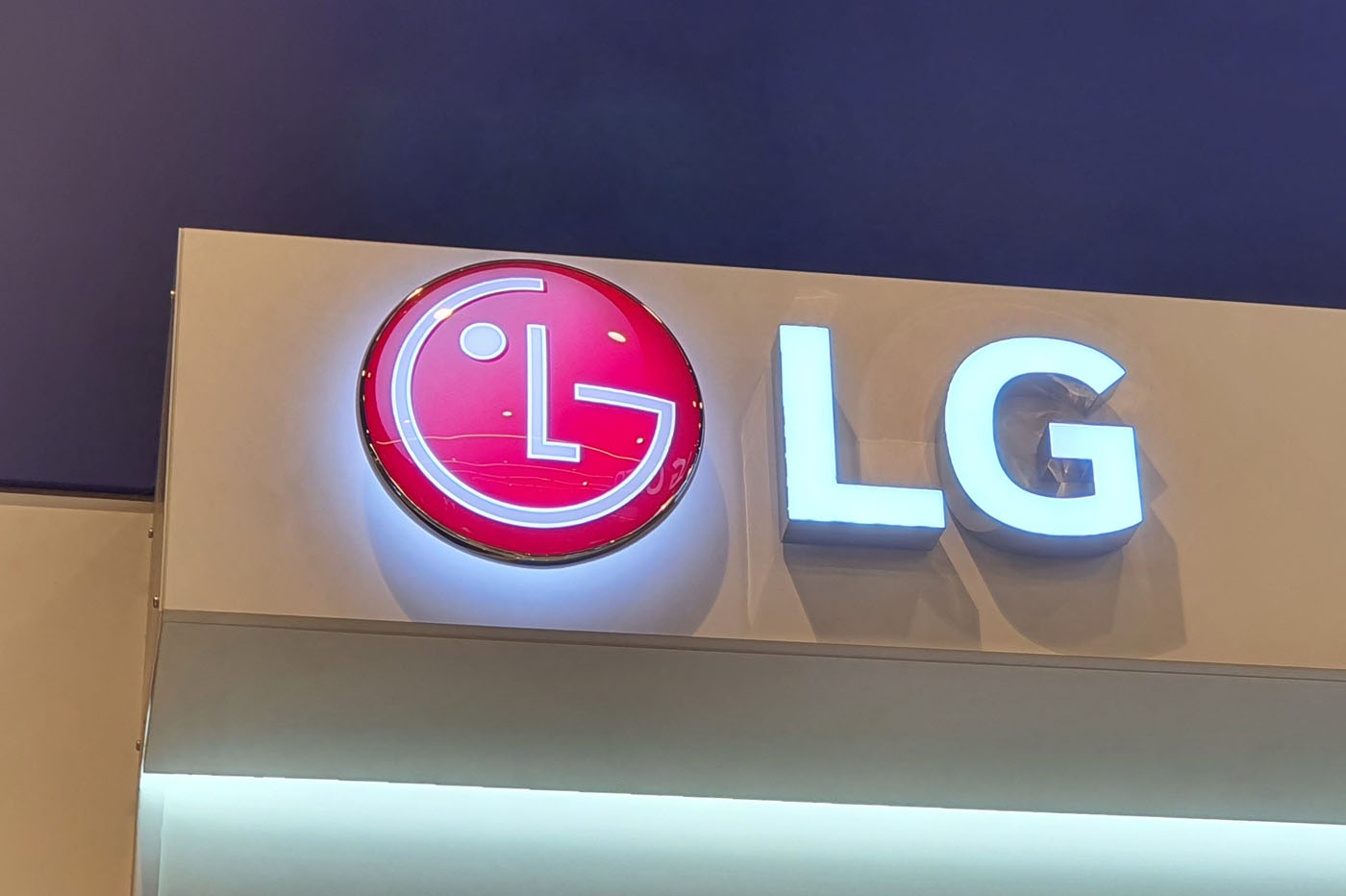 LG