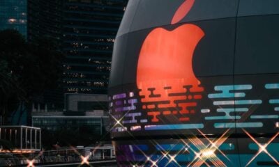 Apple Store pomme croquée rouge