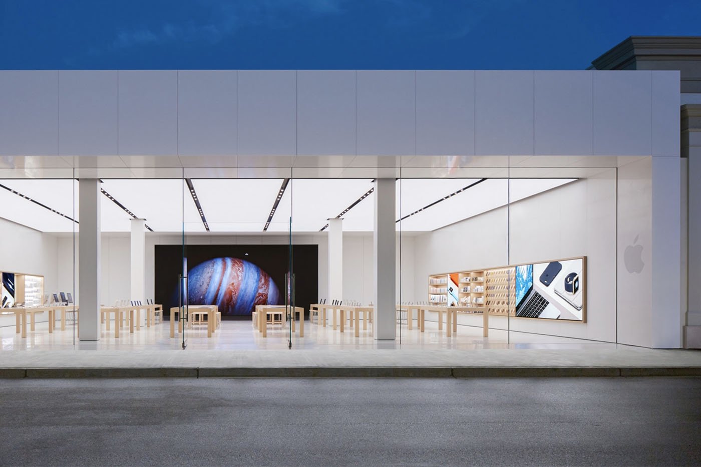 Apple Store Saddle Creek