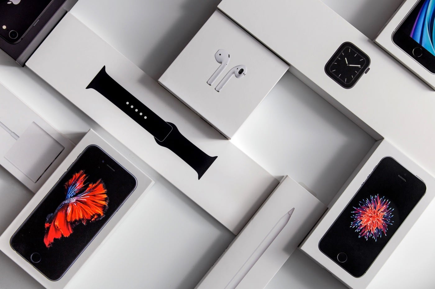 Soldes Apple : les meilleures offres iPhone, AirPods et MacBook durant les  soldes d'été 2023