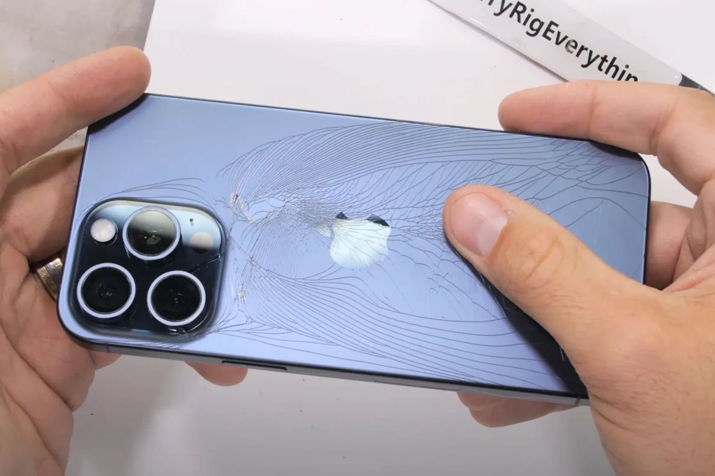iPhone 15 Pro Max verre arrire casse
