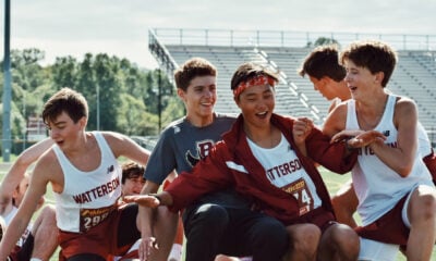 groupe d'amis adolescents heureux enfants