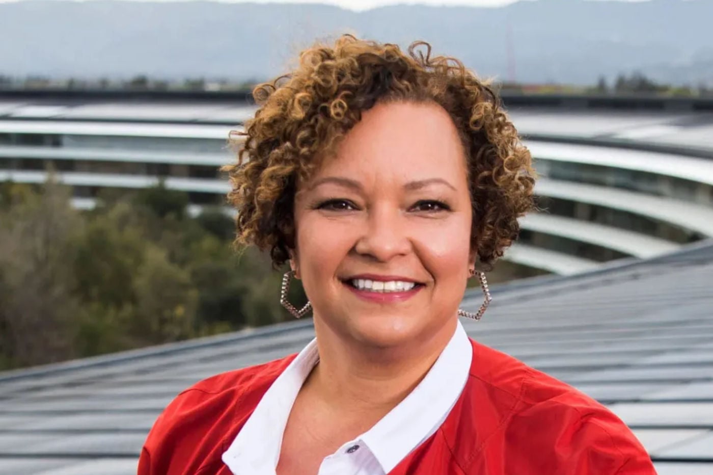 Lisa jackson vp apple