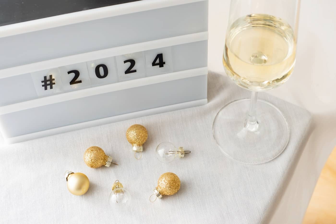 2024 nouvelle année verre champagne