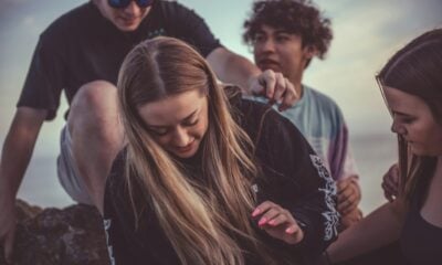 Adolescent jeunes teen protection child safety