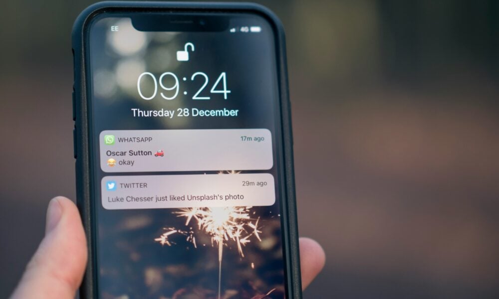 The report once again highlights spying on iPhone notifications