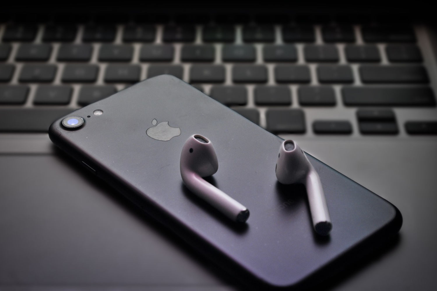 iPhone apple