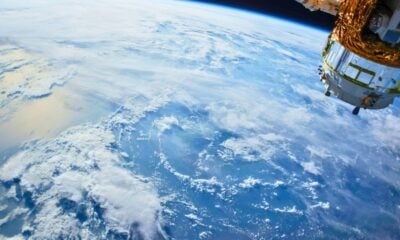 Photos satellite naza espace planette terre starlink
