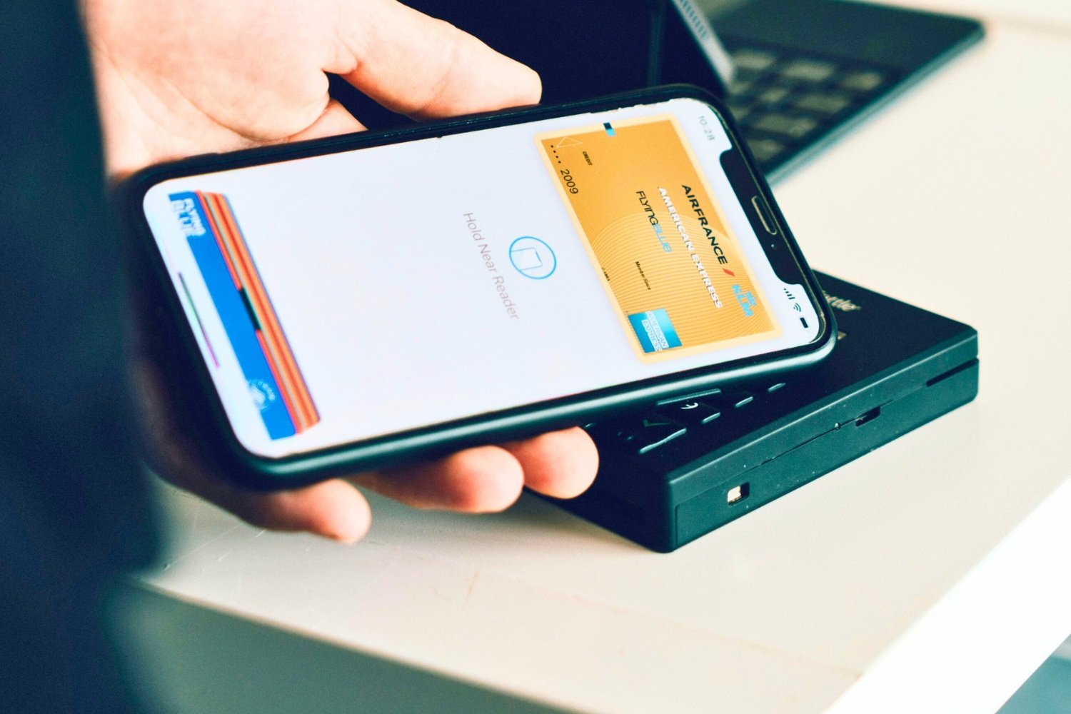 Apple pay nfc wallet