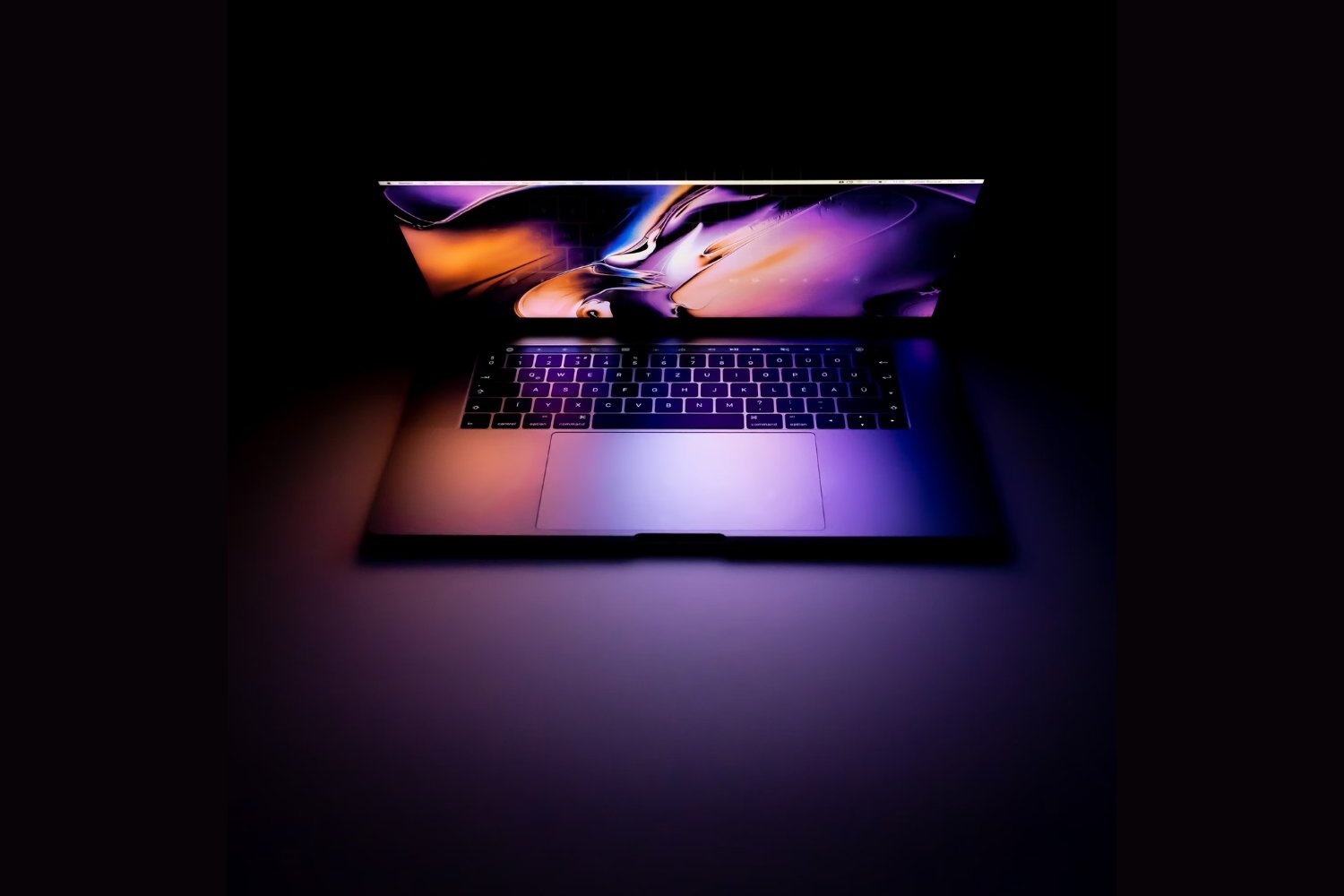 Macbook pro écran luminosité led oled 4k
