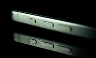 iPhone 16 Pro Max côté