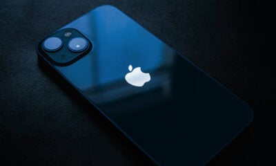 iPhone apple logo