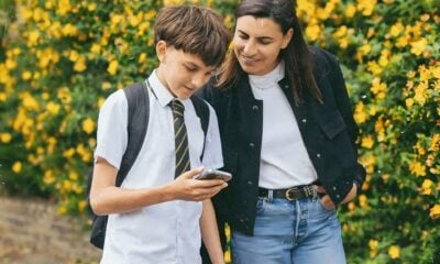 iPhone parent ado mere enfant jeune min