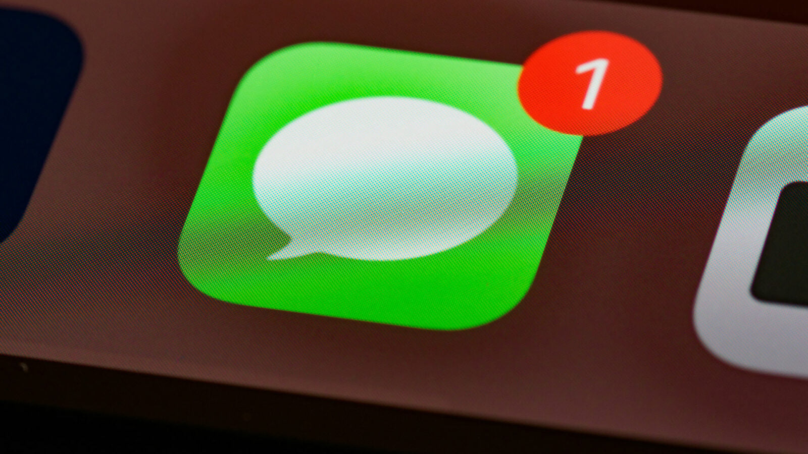 iOS 26 : cette fonctionnalité de Mail arrive dans iMessage