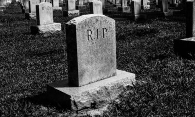 Cimetière deuil mort décès pierre tombale min